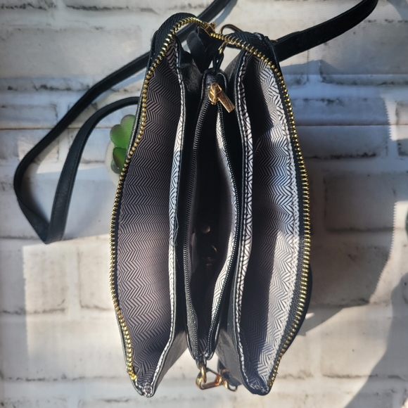 NWOT Vegan leather clutch - Picture 5 of 5